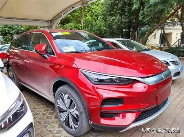 新车 | 配刀片电池,最大续航700公里!新款比亚迪唐EV实车图片曝光