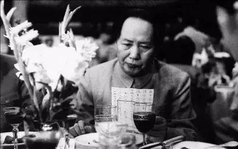 1952年，湖北老铁匠收到毛主席来信，村民才知其真实身份不简单