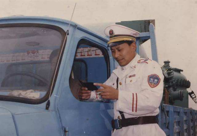 1981年，河南1 动物园2只老虎被害，警察凭1条绿腰带锁定屠虎凶犯