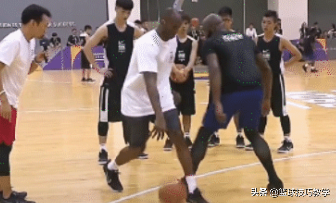 为什么nba不贴着人防守(科比为什么这么难防？敏锐的阅读防守教学)