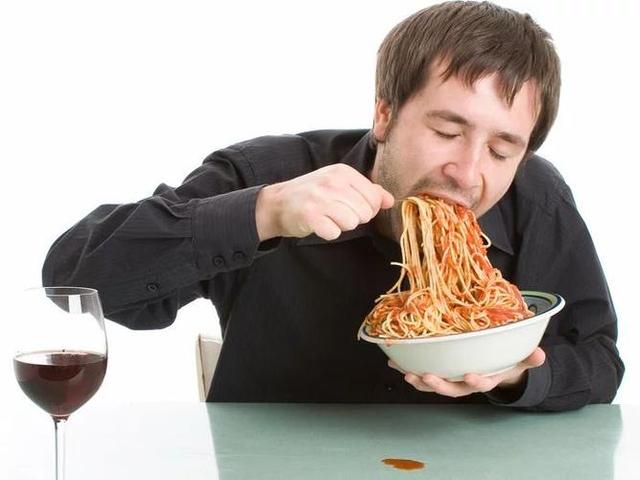 听说癌细胞能被“饿死”，不吃饭有用吗？提示：限制热量并非禁食