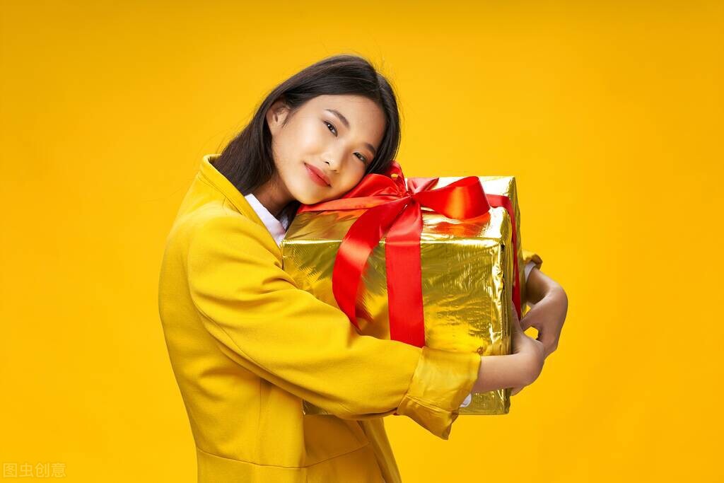 女生最想收到男性朋友送的什么礼物（女生送男朋友什么礼物）