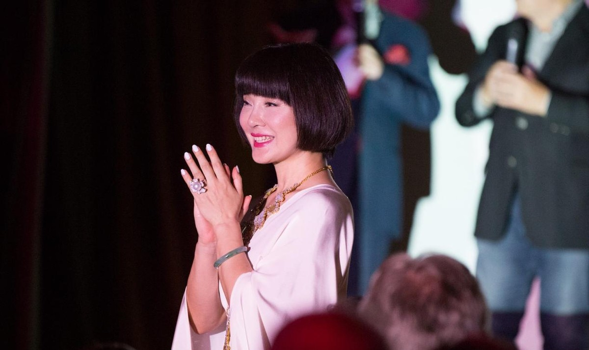 歌手陈红：退出歌坛嫁李军，离婚后对簿公堂声誉尽毁，人生太坎坷