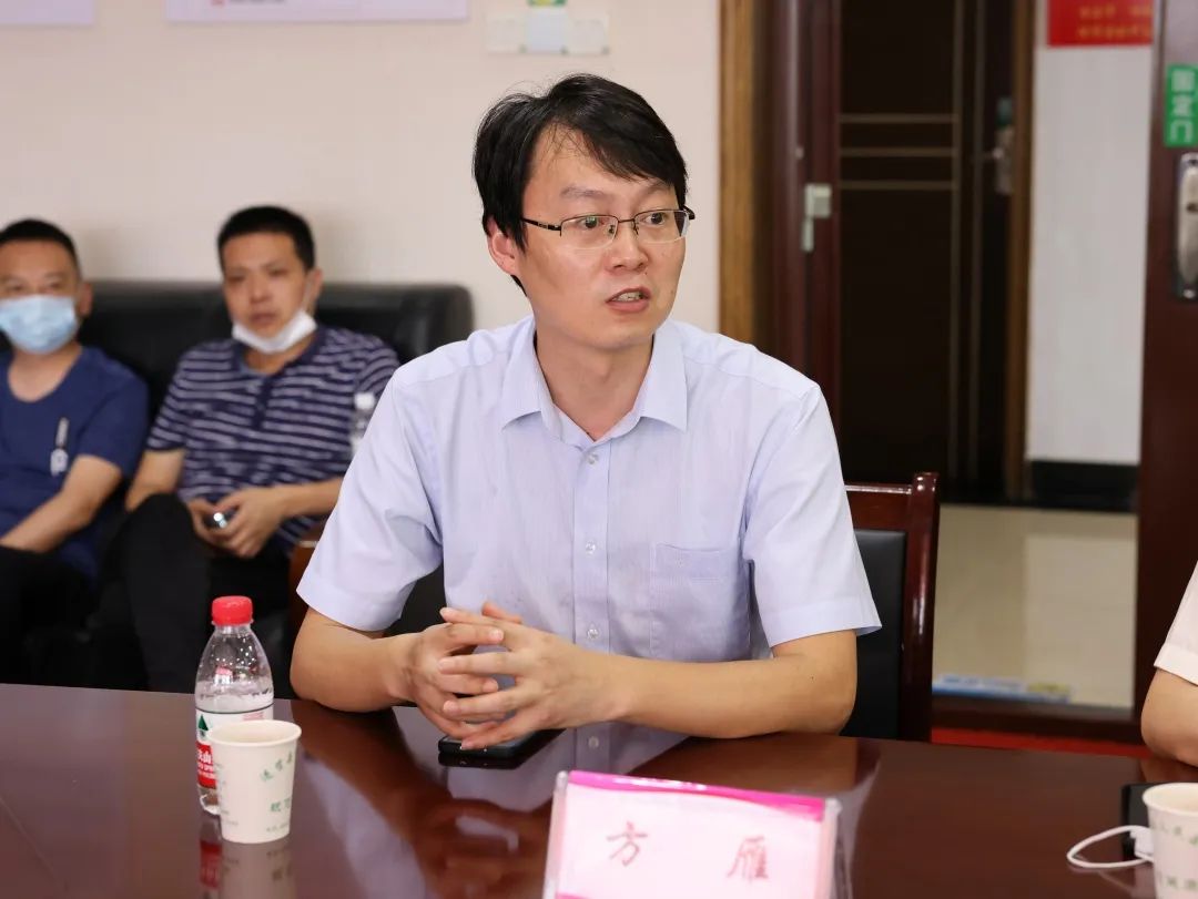 钭方芳书记一行赴进贤县人民医院调研医联体建设工作