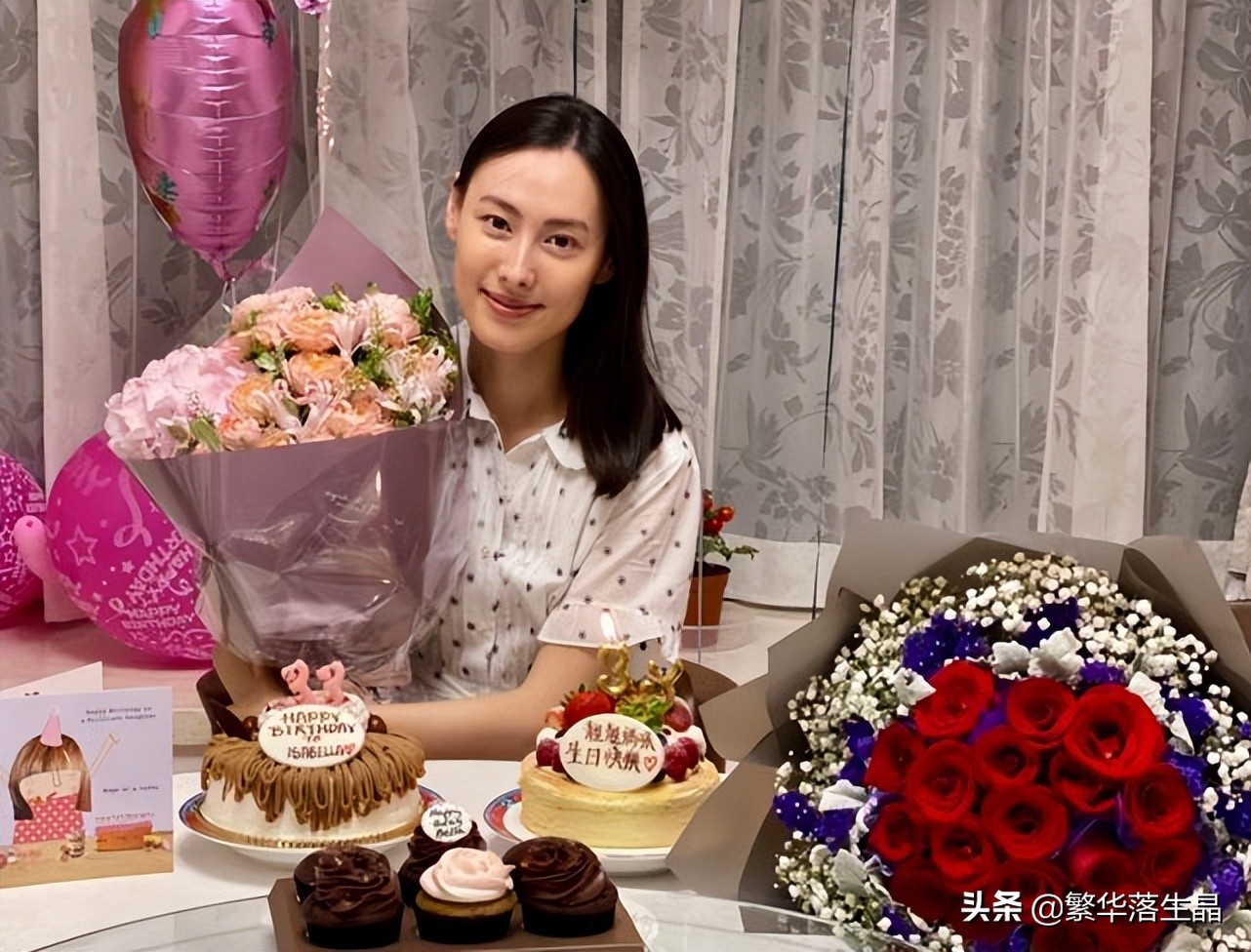 26岁李思德身价超700亿，获李嘉诚力捧，梁洛施三子疑似被边缘化