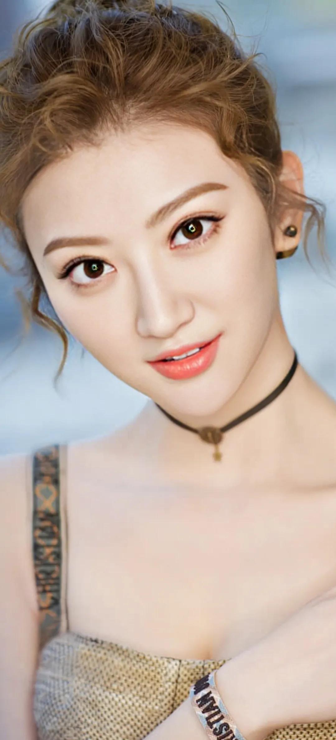 深圳景田集团邀请与自己谐音的当红女星景甜为其代言