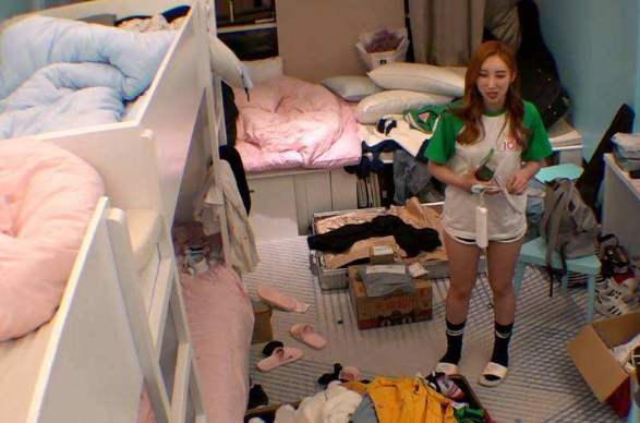 高校女生和男友在宿舍住半个月，被室友举报不道歉，还骂室友矫情