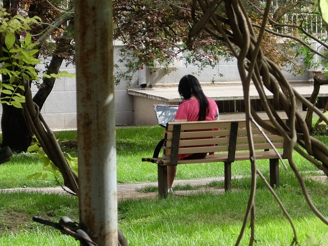 33岁大学生范成金：住家啃老10余年，却说父母毁了她的一生