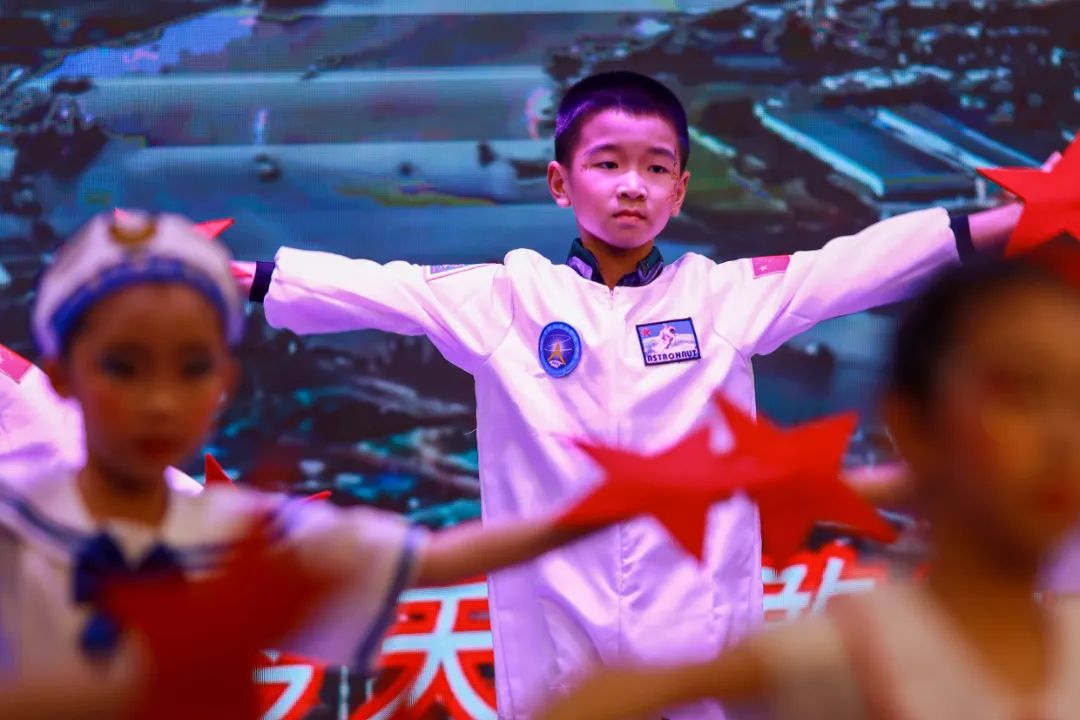 华阳实验小学举行“童星耀五月·艺术绽花开”群舞比赛（续）