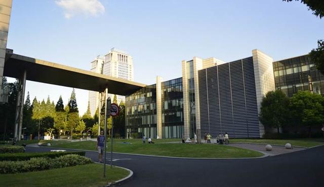 985高校最新排名来了，复旦大学意外跌出前五，榜首不再是清华