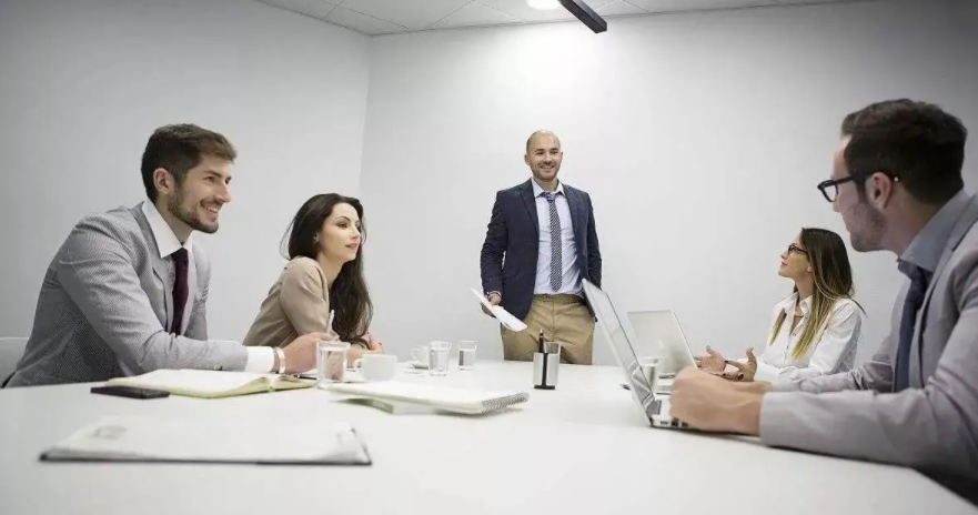 公司逼你辞职的5个损招，防不胜防，别轻易上当，保护好自己