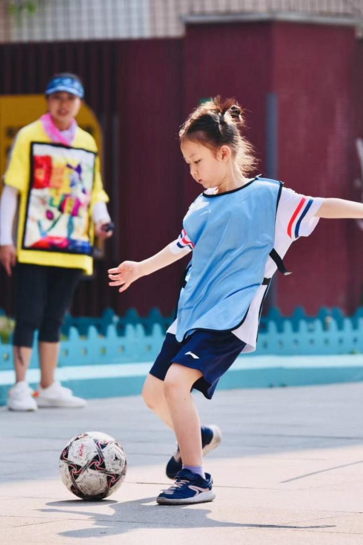 阳光体育 快乐足球｜棠小（南区）举行2022体育节足球技巧挑战赛