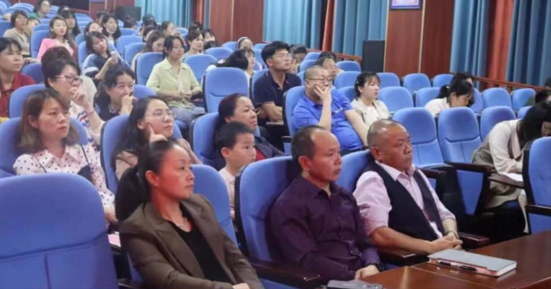 感染心灵 启人心智 阳新实验三小特别“故事会”栏目让听众泪洒当场