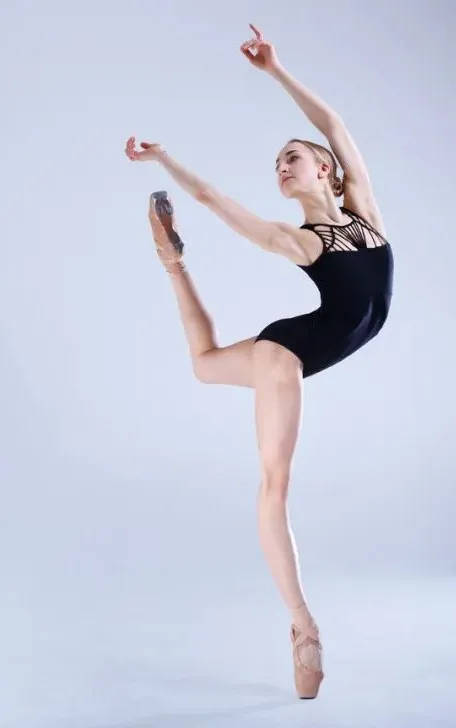 精美图片：人体摄影艺术，舞蹈的灵动之美