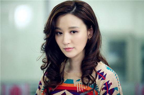 考古！张萌“环球小姐”时期的颜值，比现在好看多了