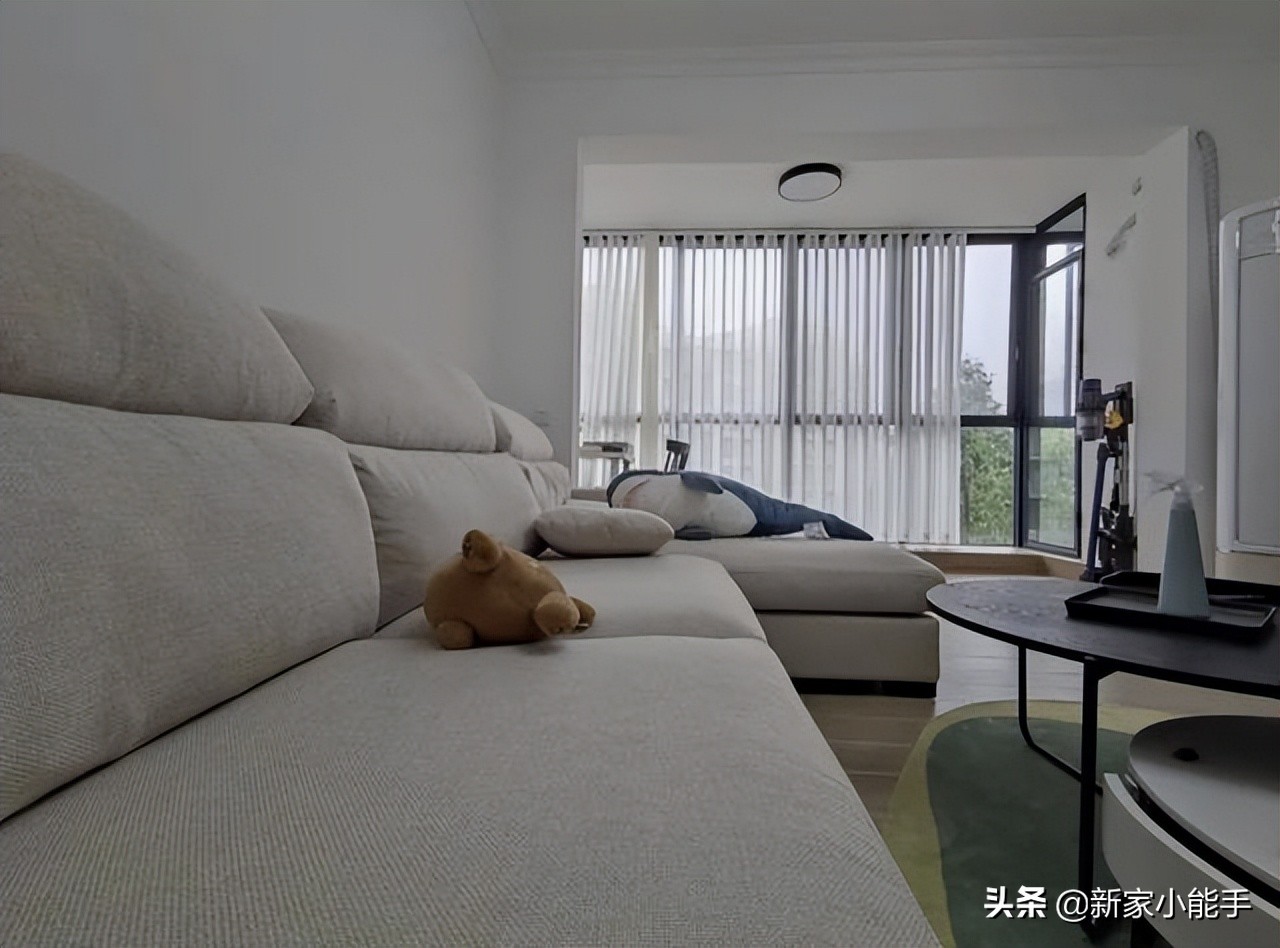 这是我见过最极简装修，效果很耐看，阳台放浴缸泡澡，谁见过？