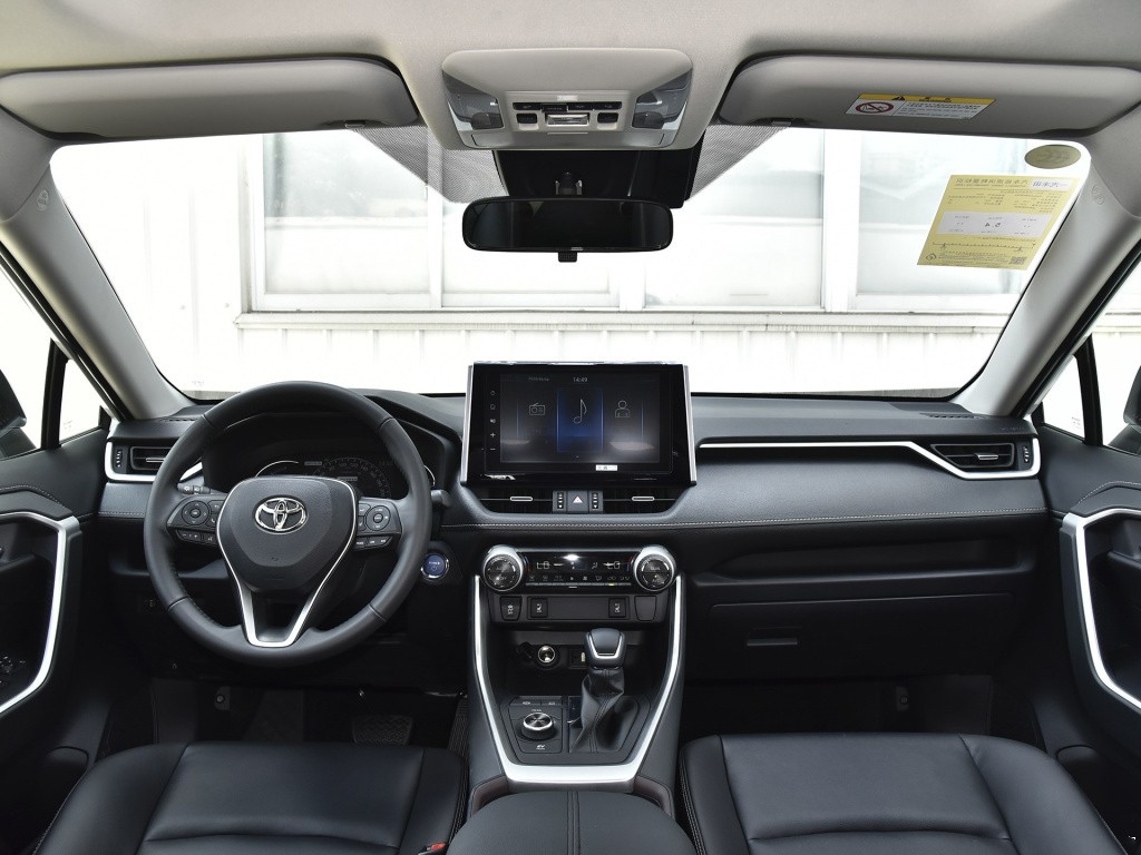 最低油耗才3.9L？這5款“省油高手”，油價再漲也敢加滿