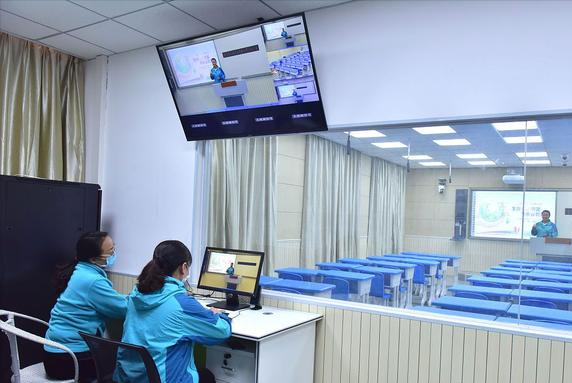 又一地中、小学宣布停课，多地倡议就地过年，家长们开始“慌了”