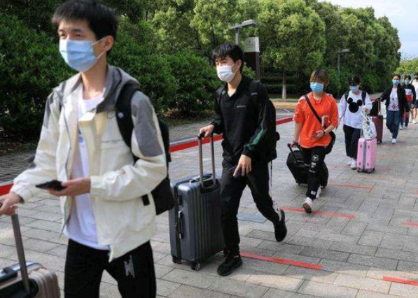 齐齐哈尔大学宿舍（大学封校期间）