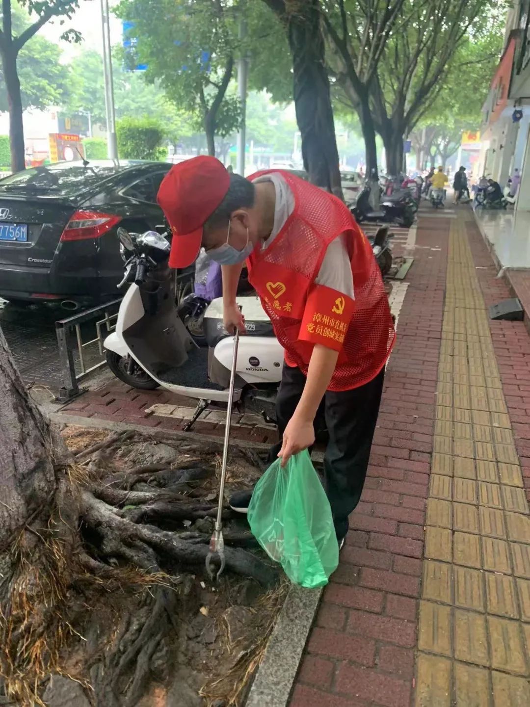 漳州市市场监管局全员发动助力创城攻坚