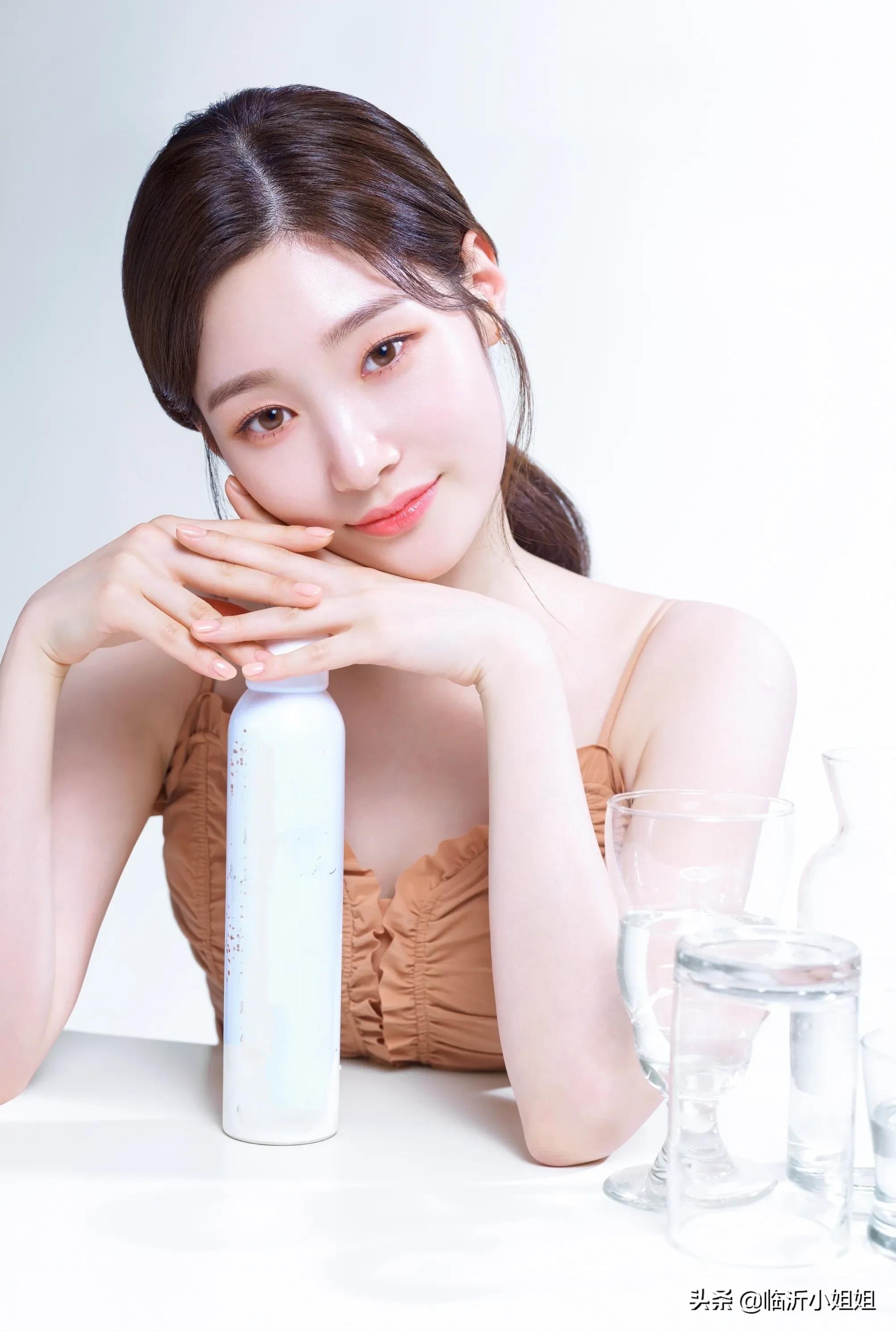 郑采妍，人间樱花的形象，清爽明丽的气息，太甜啦