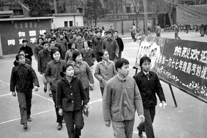 77年恢复高考，北京市第一的001号学生去哪了？一生都在报效祖国