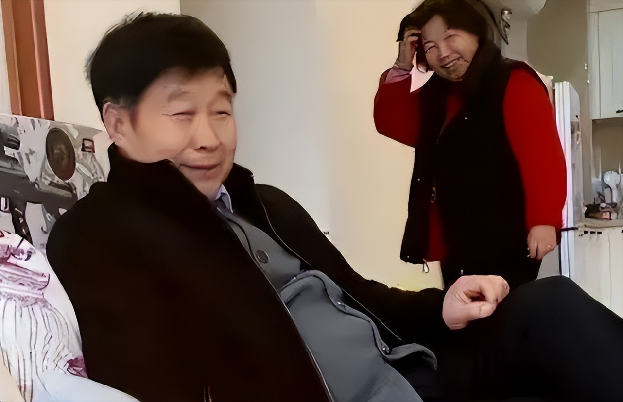 郭希宽罕见直播！怒怼黑粉质疑，重提往事证清白，网友：真能扯