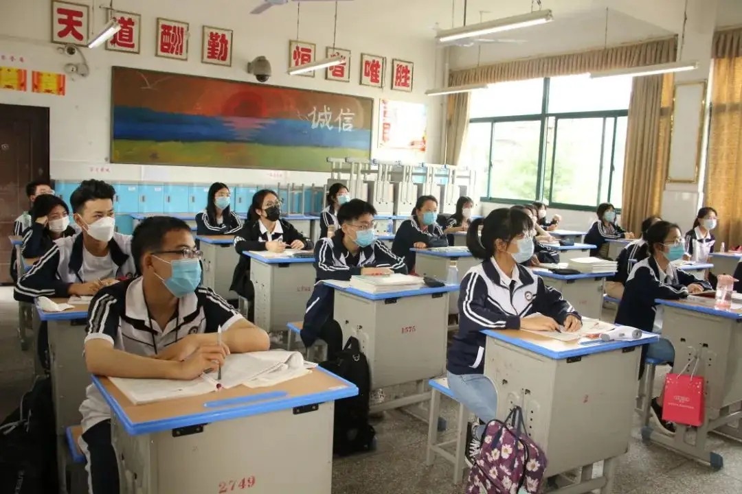 2022年高考时间敲定，个别地区向后延迟一个月，考生该怎么复习？