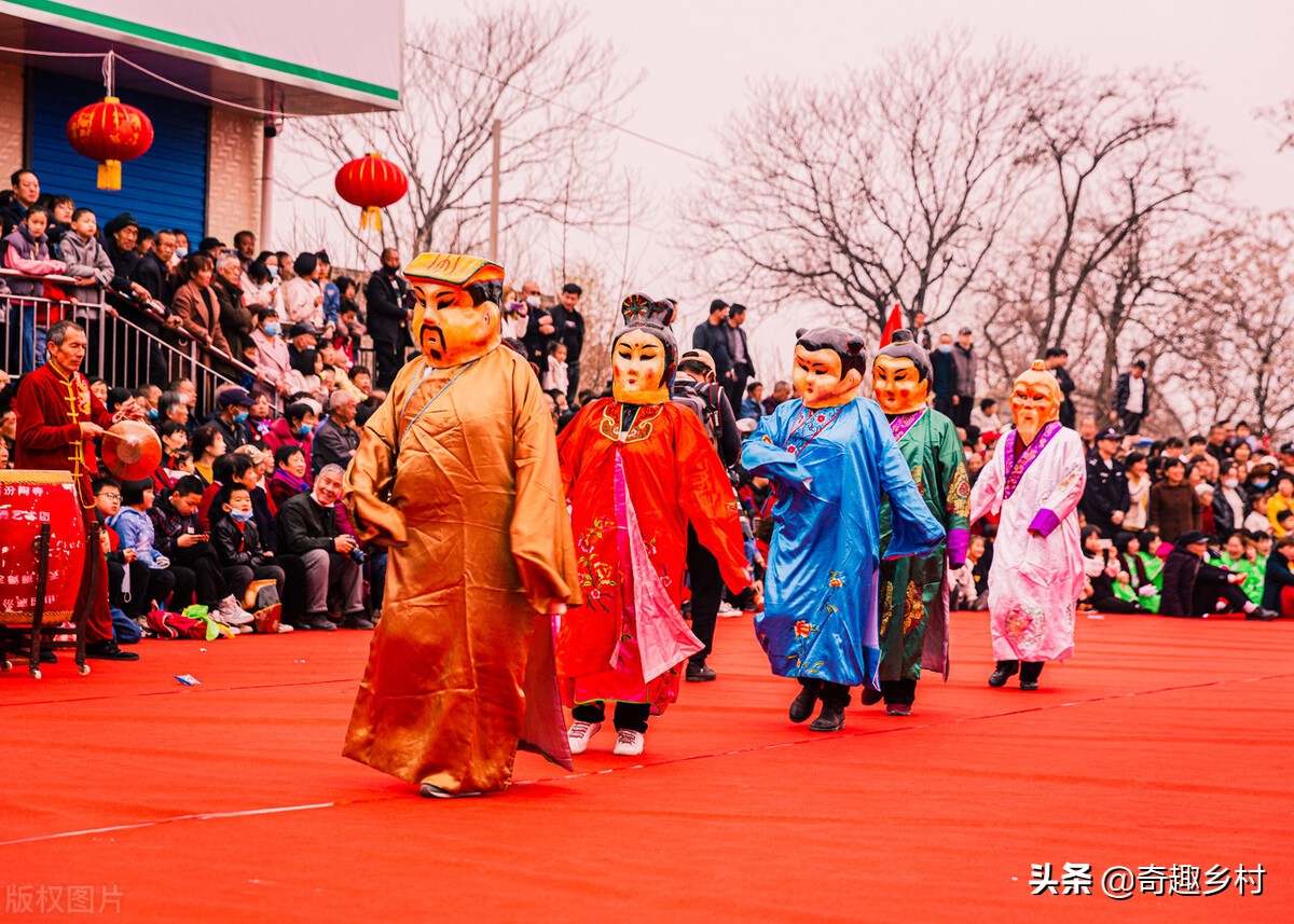 社火陕西民间一种庆祝春节的传统庆典狂欢活动。高台最为经典