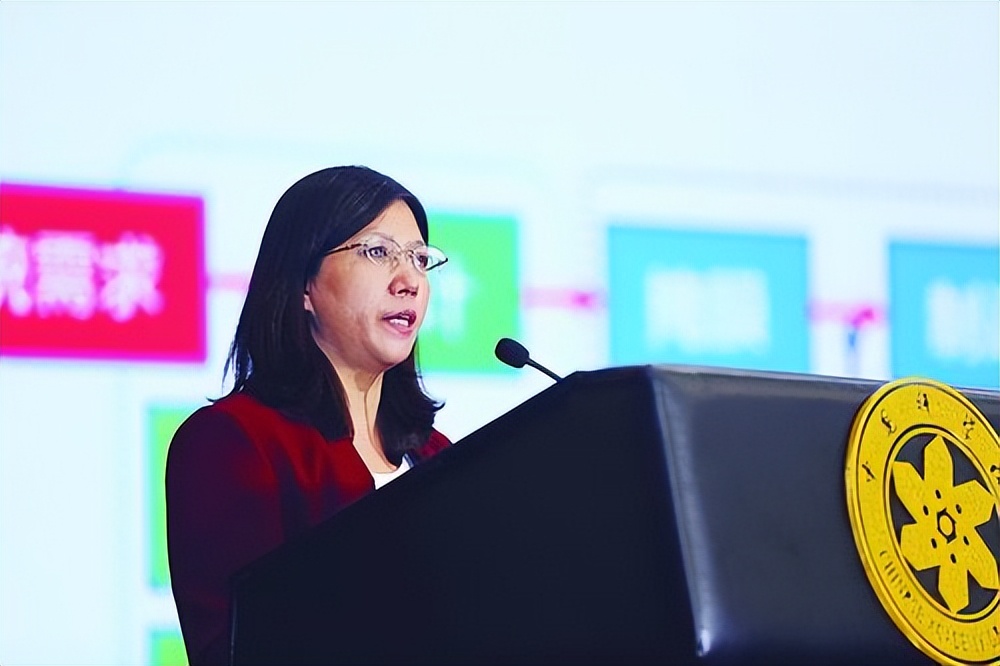 东南大学女校长黄如有多牛？30岁北大副教授，中科院最年轻女院士