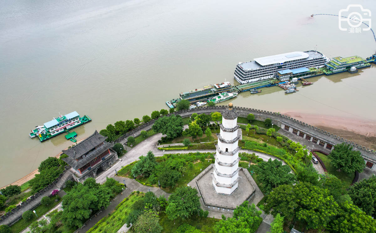 奉节耀奎塔，建成后当地连中五名进士，是川江航运的安全塔