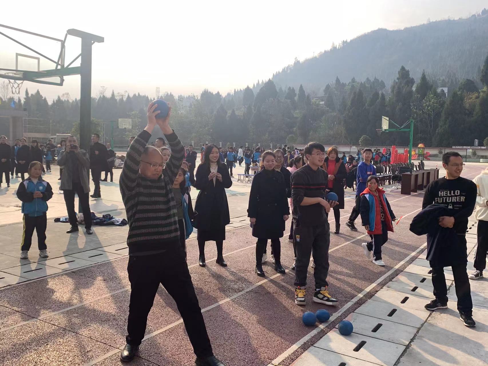 仪陇县炬光小学举办校园文化艺术节暨篝火晚会