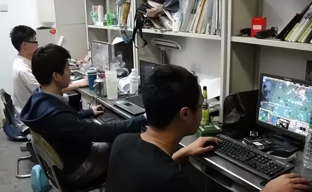 在这个靠网红能暴富的时代，还有努力考名校的必要吗？