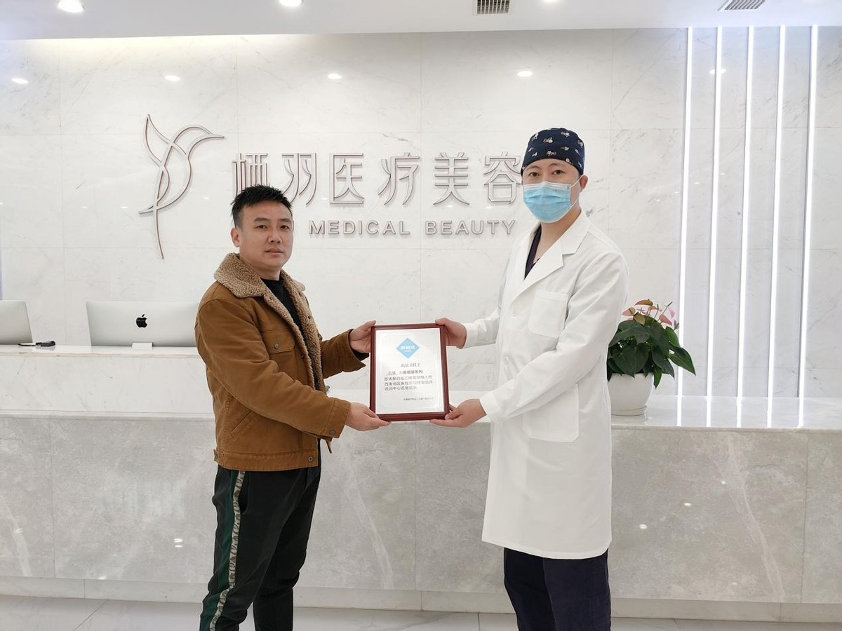 专访栖羽医疗美容石锋院长：专注隆鼻整形的匠人精神是怎样炼成的