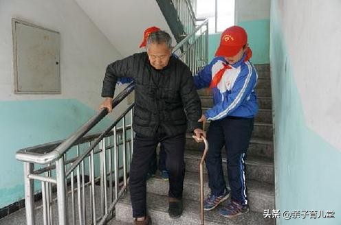 误以为老师失恋，小学生安慰式传授恋爱道理，金句频出感动网友
