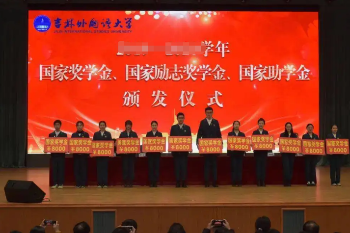 寒门“庞众望”靠捡破烂为生，高考744分上清华，网友：不负众望