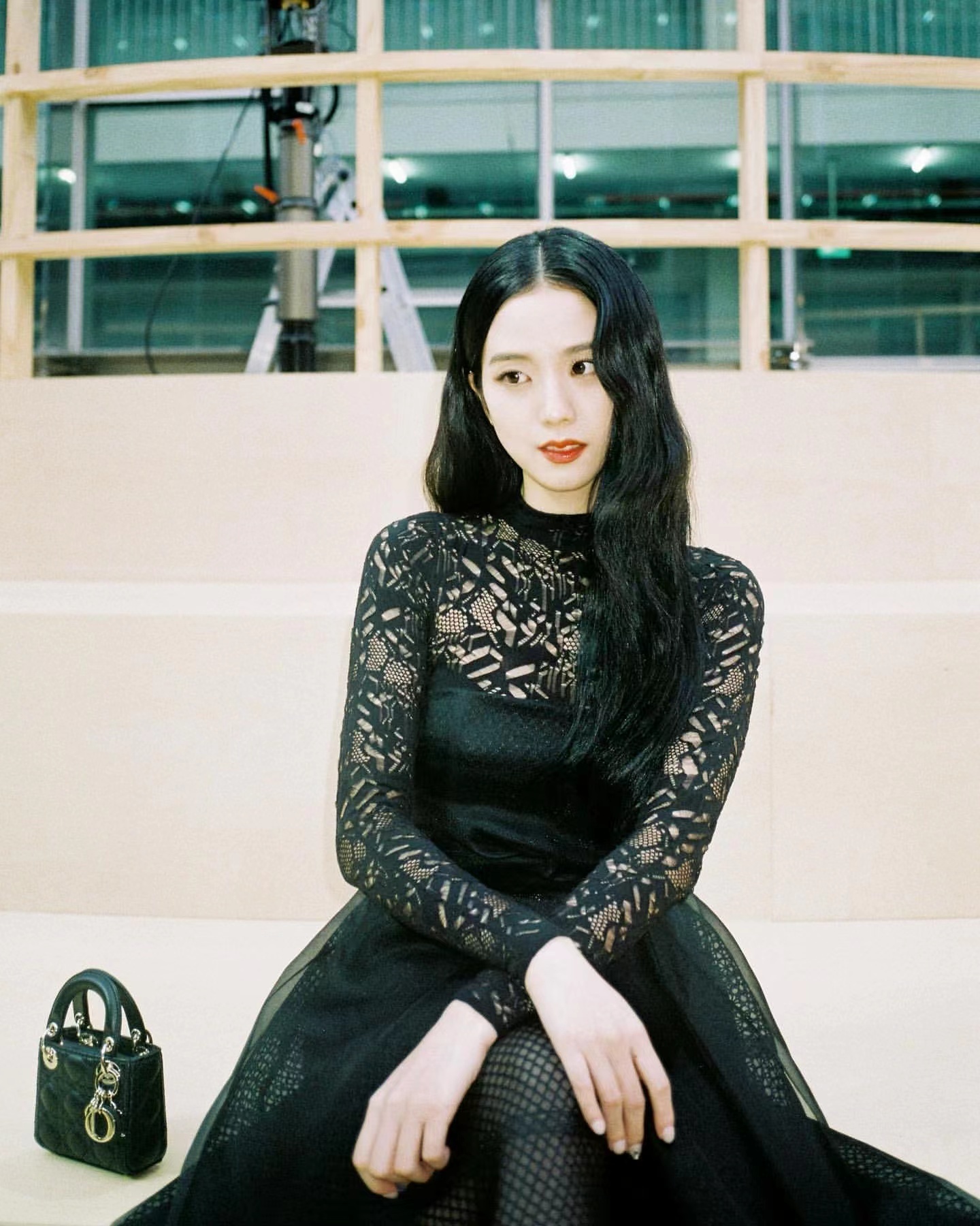 镂空裙装波浪长发blackpink金智秀洋娃娃般的美貌气质不凡