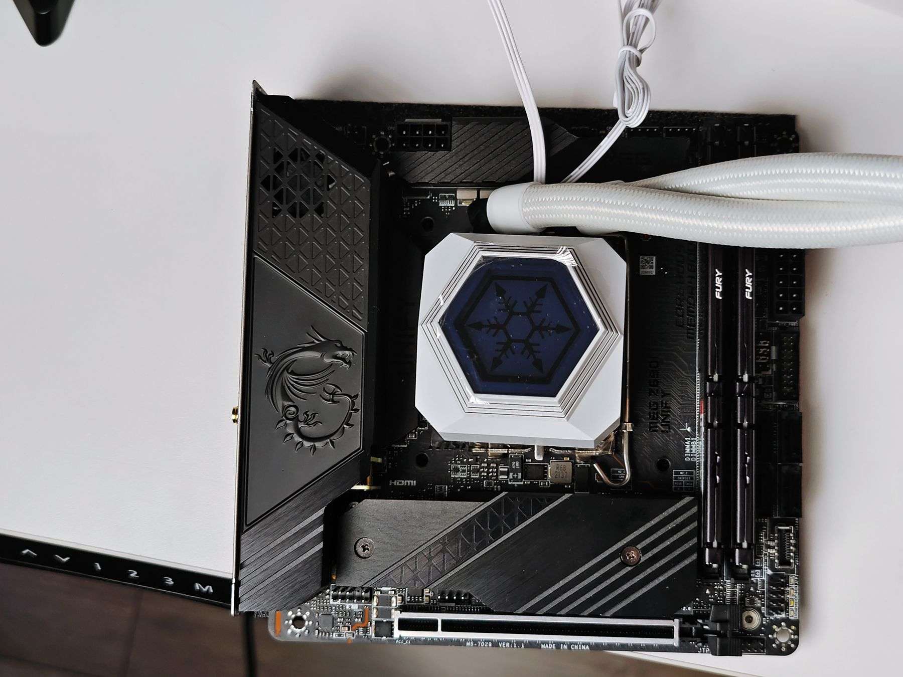 超豪华“小钢炮”！微星MEG Z690I UNIFY 主板评测 & 内存搭配推荐