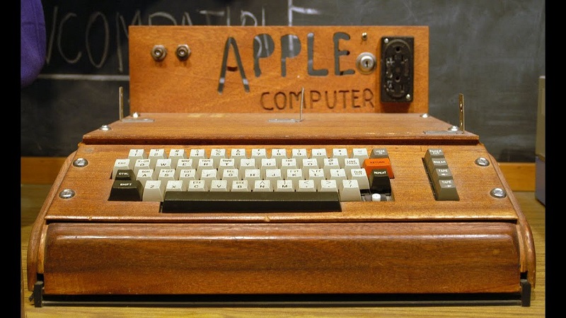 1976 年制造的苹果一代电脑 Apple-1