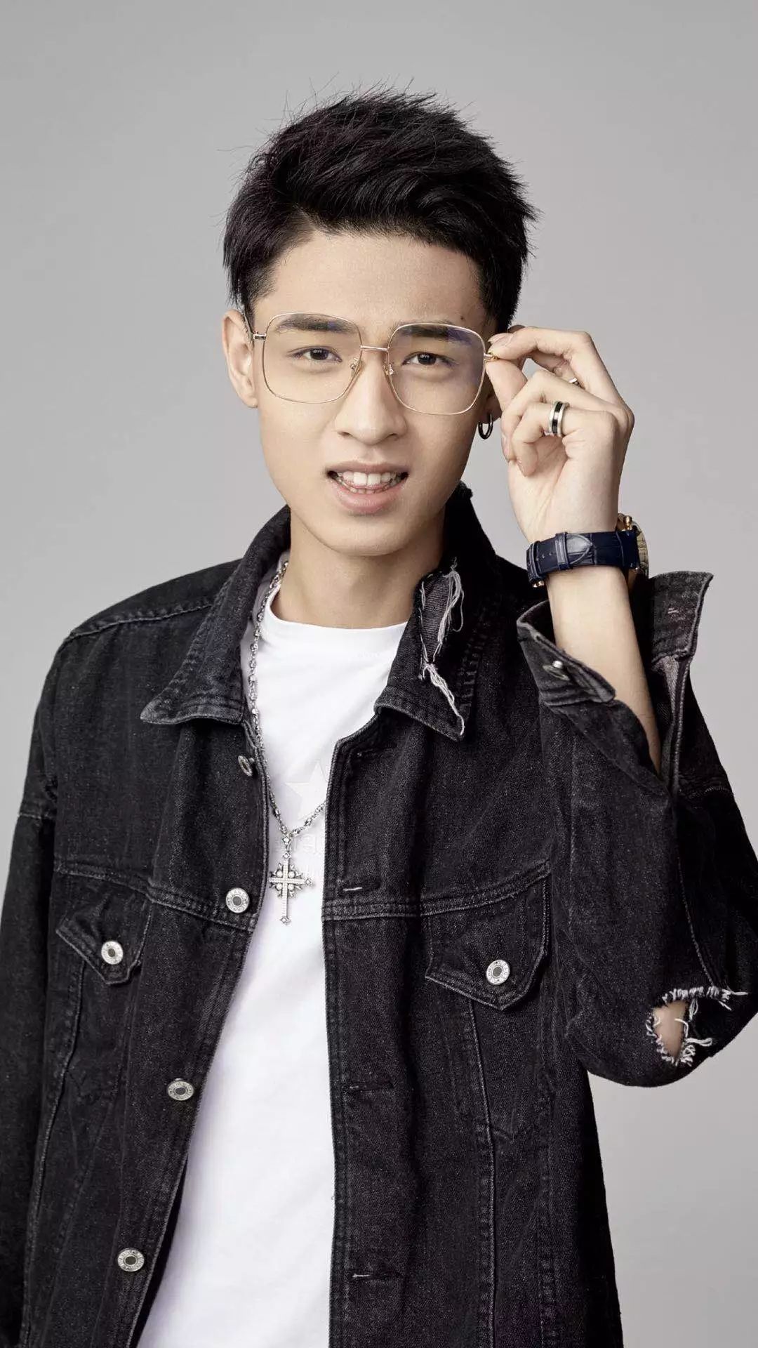 精选男明星壁纸合集｜秦霄贤｜白敬亭｜胡歌｜车银优｜陈立农