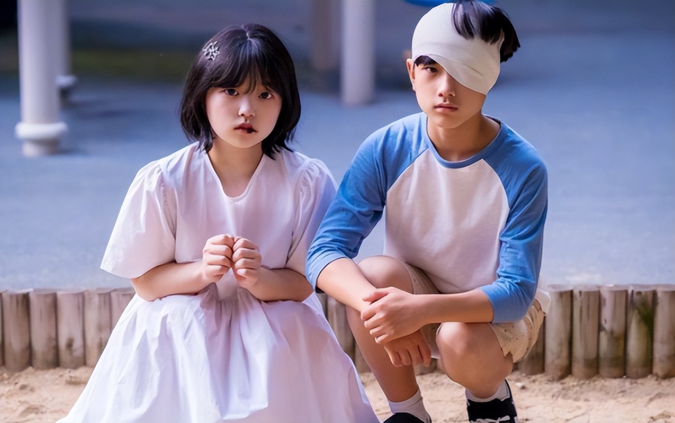 21岁韩国女星演小学生，与小8岁男孩合作，长相稚嫩毫无违和感