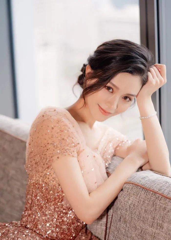 文咏珊和Angelababy“姐妹反目”的前前后后