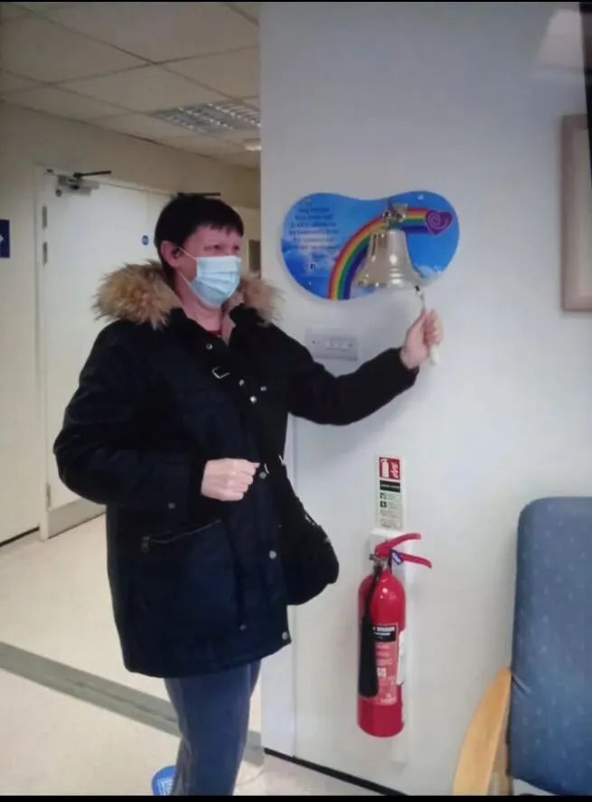 “感谢新冠救了我！”英国大妈因新冠入院，结果反倒还捡回一命