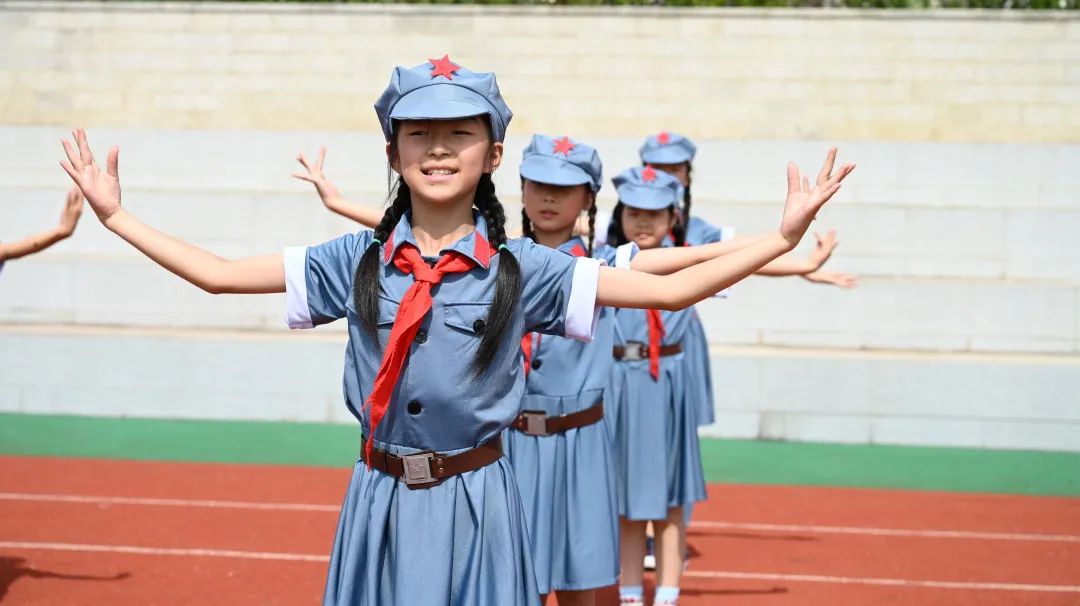 一周一礼 | 致敬最可爱的人新中附小 四川天府新区新兴中学附属小学