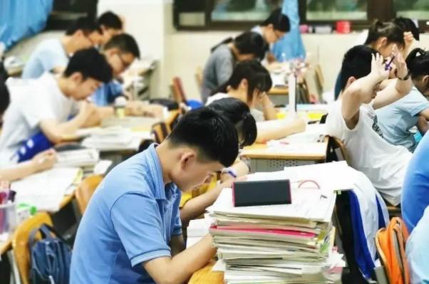 看了高考阅卷全过程才知道，学生的冤枉分都丢在哪，现在改还不晚