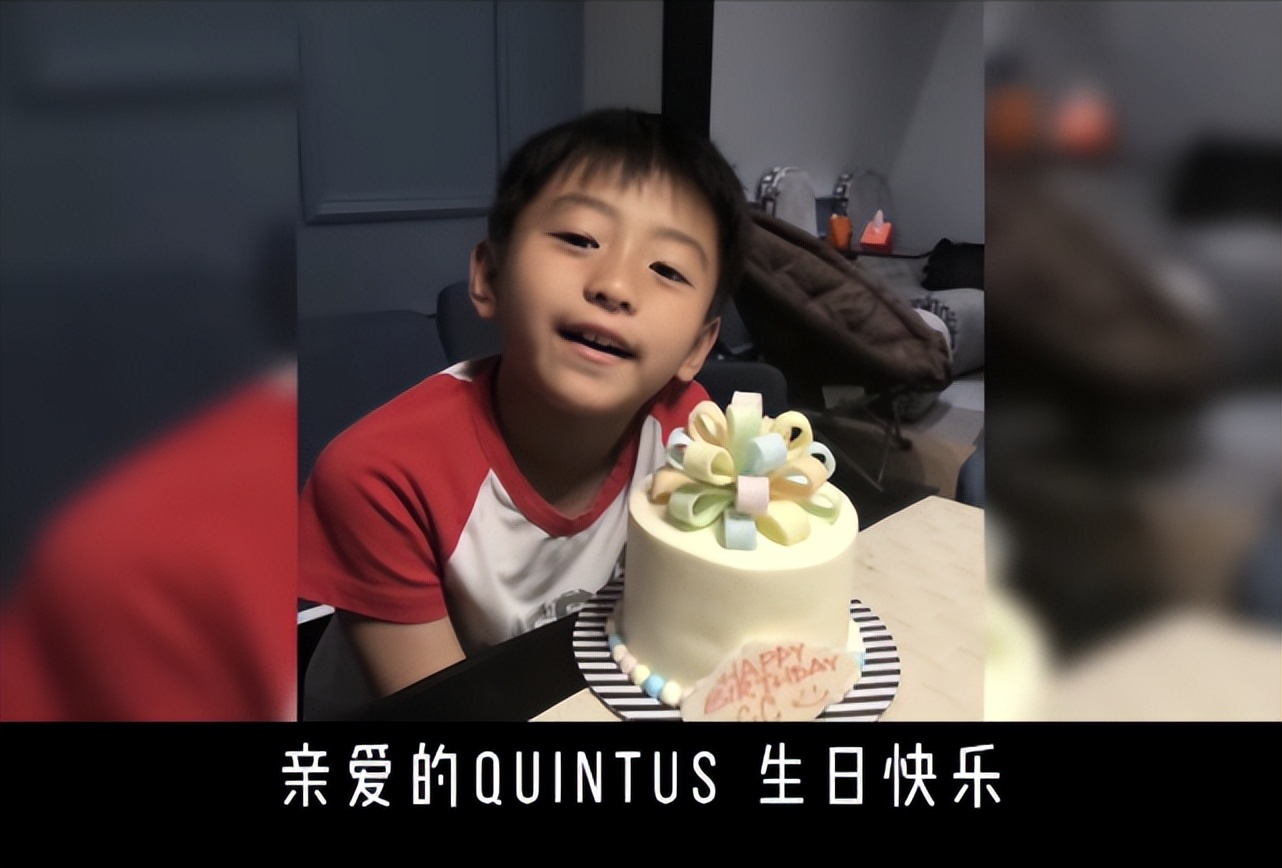 张柏芝42岁生日晒与俩儿子合照，Lucas和弟弟夹吻妈妈，好有爱