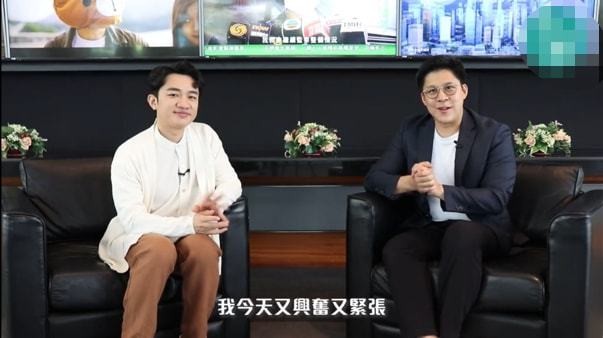 王祖蓝晒照为女儿庆生，李亚男太高气场强，小女儿大眼睛呆萌可爱