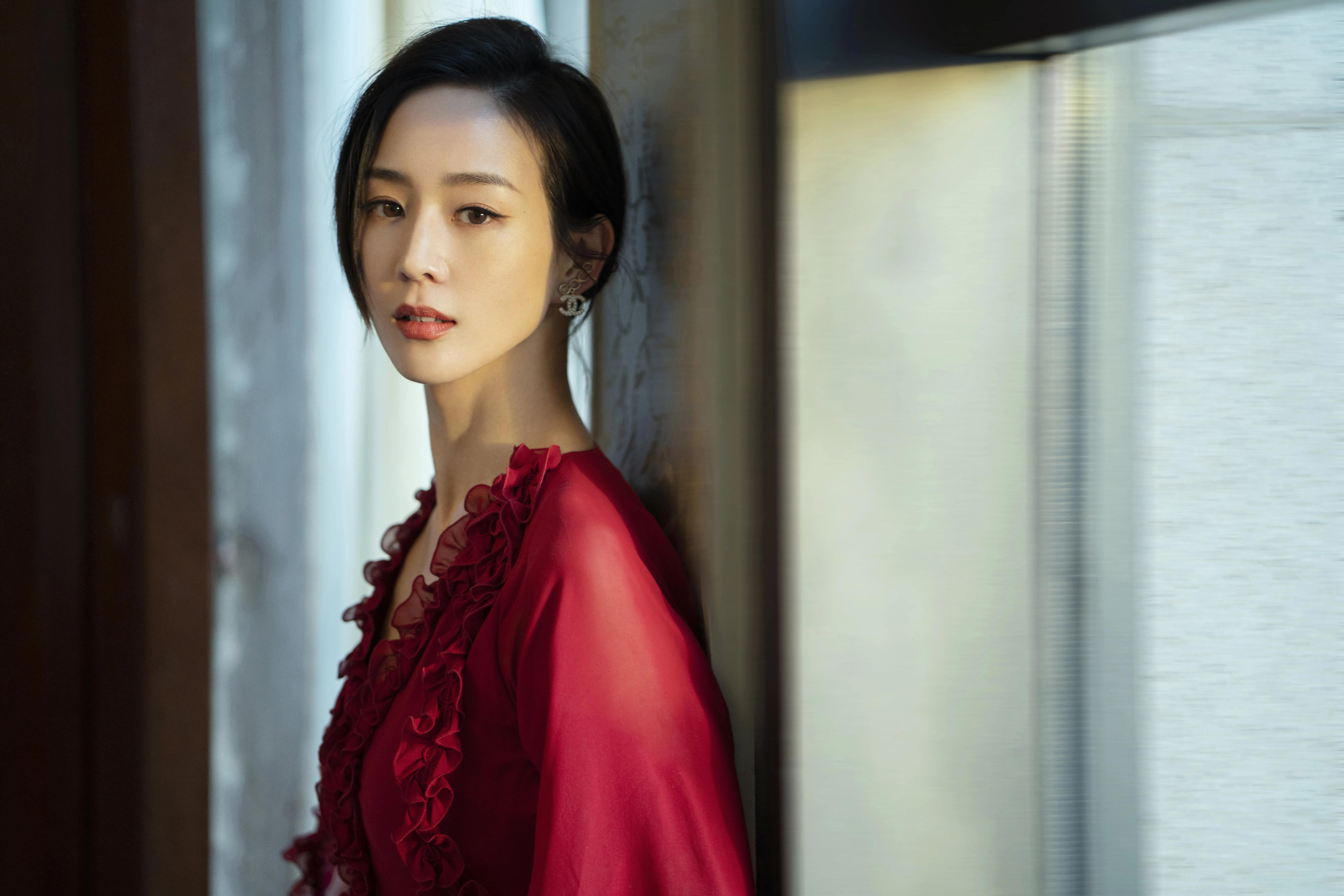 《唐人街探案》张钧甯lvy玫瑰红长裙高清原图