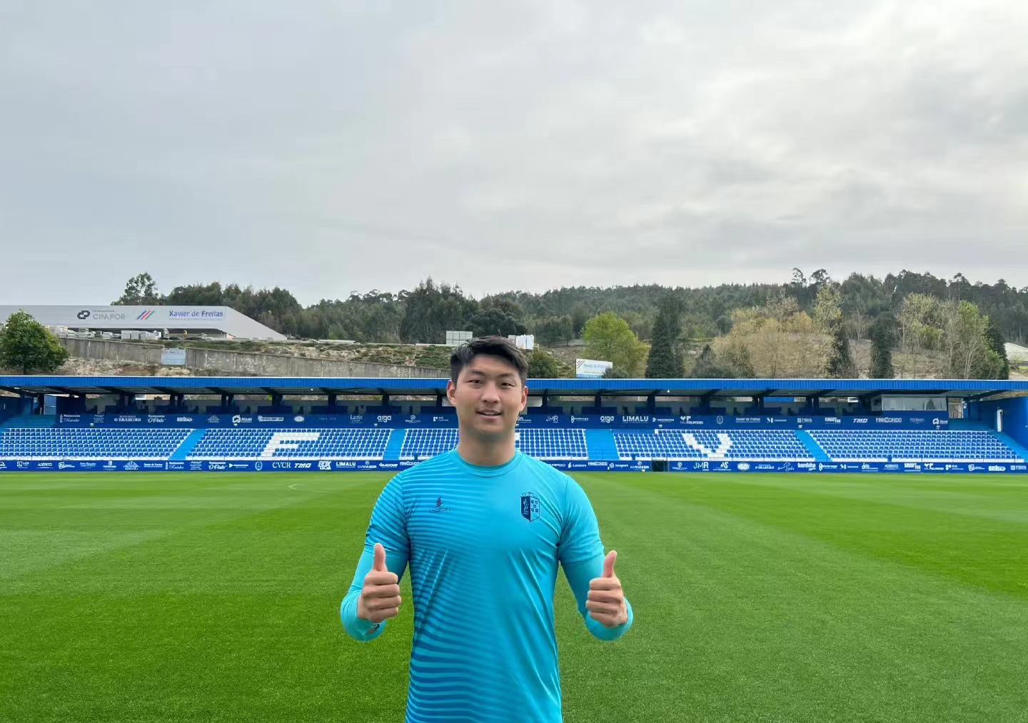 从这方面来看,刘权庆和很多20多岁甚至30岁才出国留洋的球员不一样,他