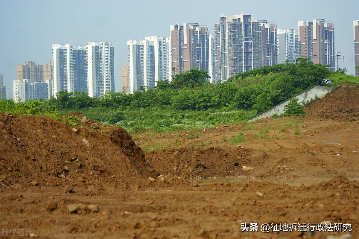 土地闲置两年,土地闲置两年未开发政府无偿收回土地